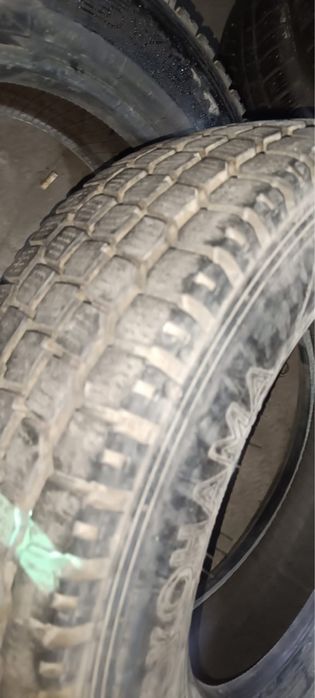 215/70/17,5  продам шины