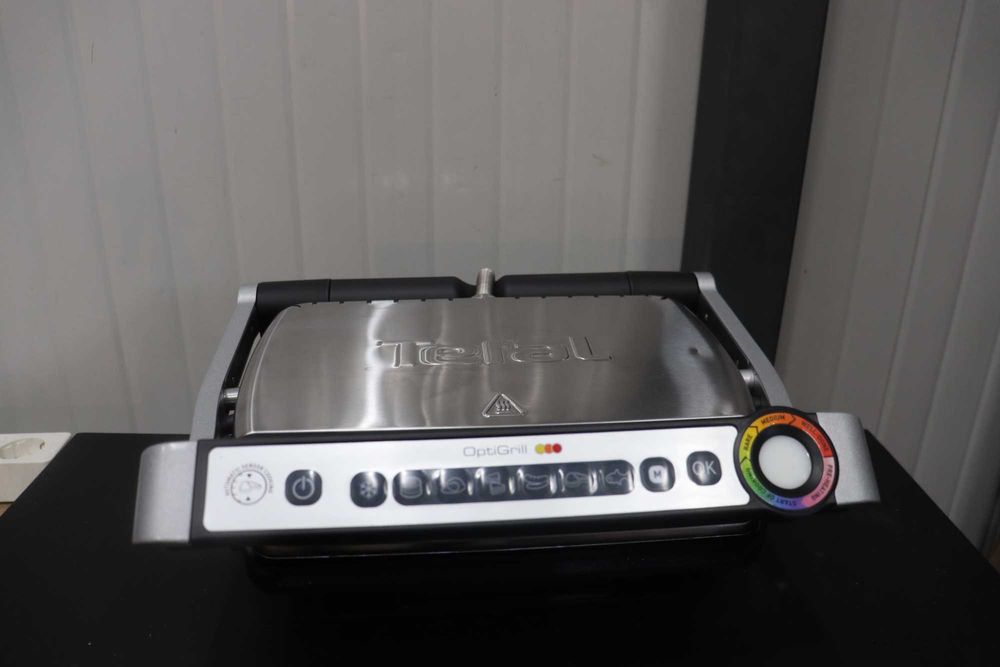 Контактна скара Tefal OptiGrill, 6 програми,дисплей за ниво на готвене