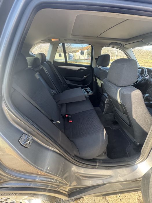 BMW X1 sDRIVE 2.0 diesel 177cp, automat, trapa, clima, scaune incalzit