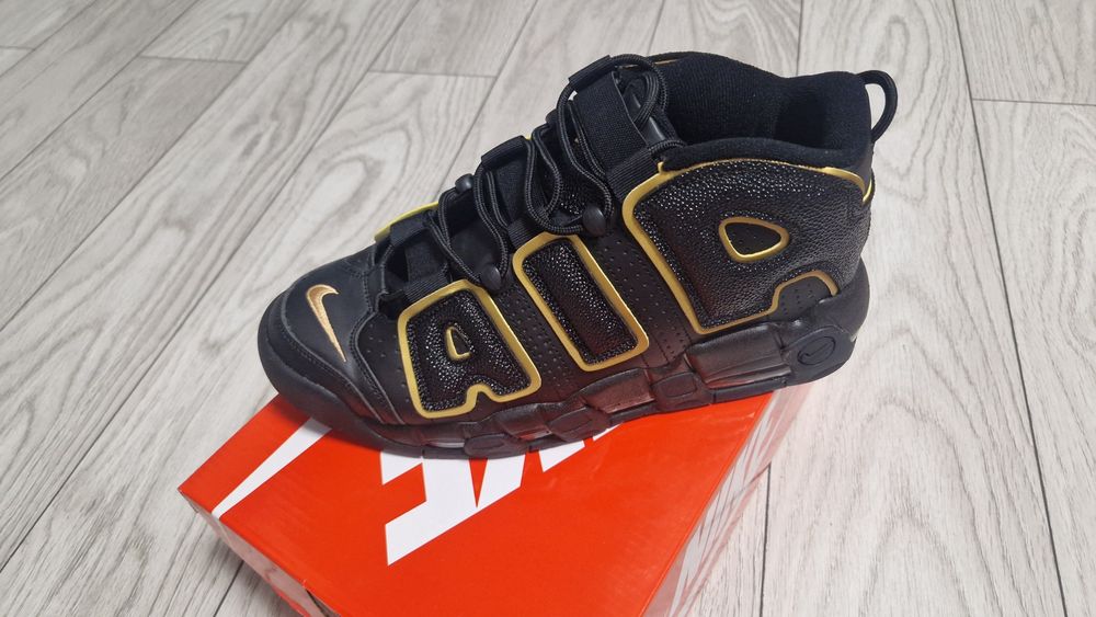 Vand adidasi uptempo marimi 44 45