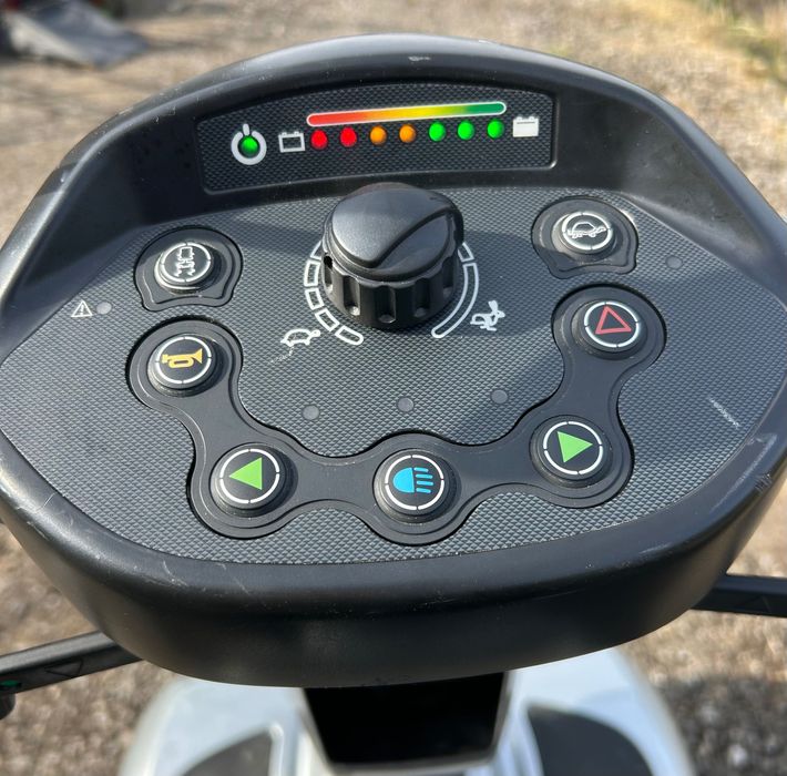 Електрически скутер за възрастни