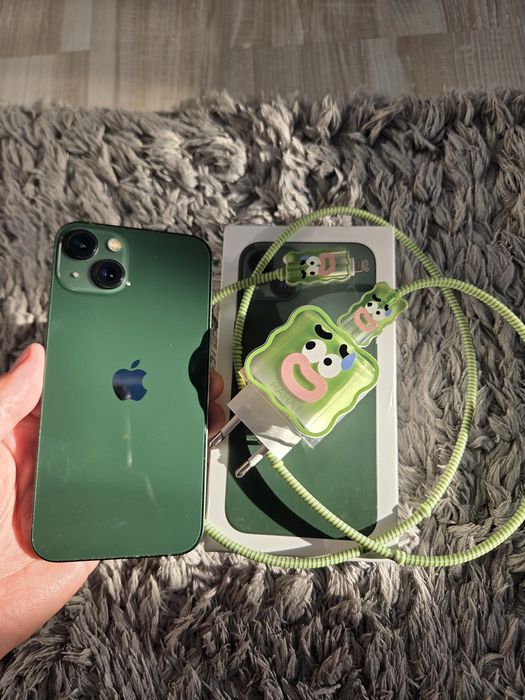 Продам iPhone 13