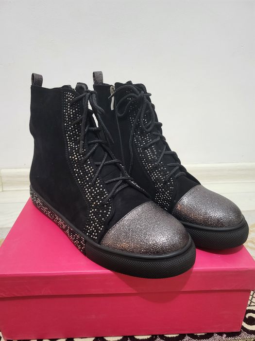 Бренд Новый етіктер