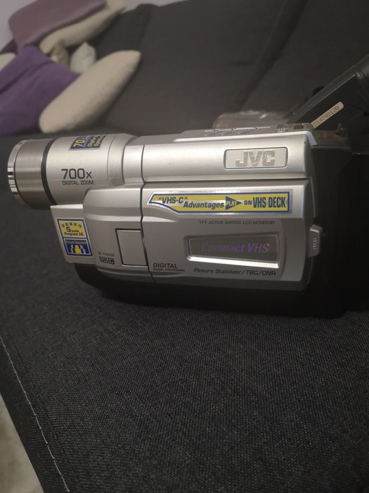 Видео камери MiniDV и VHS C на JVC и Panasonic
