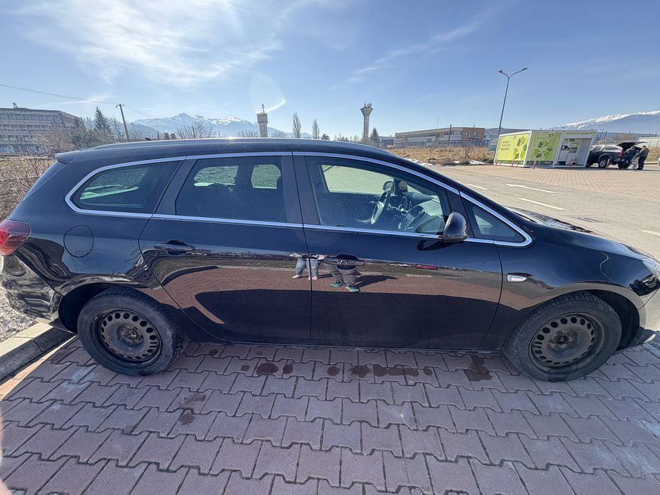Opel Astra j 2011 2.0 diesel