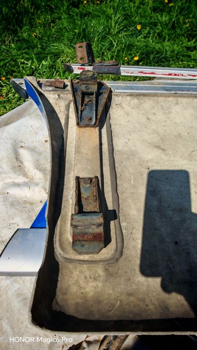 Vând carene laterale Daf Xf95 euro 3