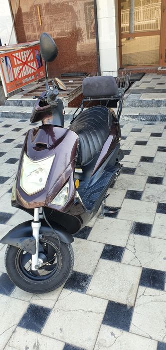Скутер дайлем сотилади