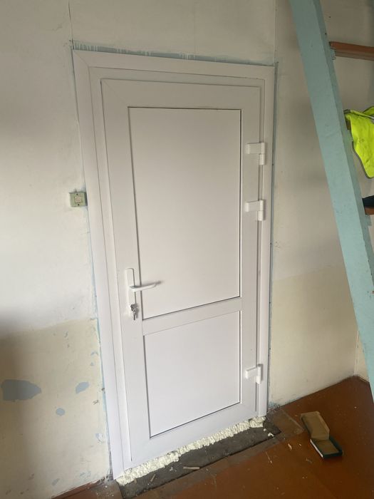Дверь двери пластиковые