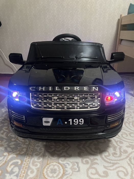 Продам машину детскую