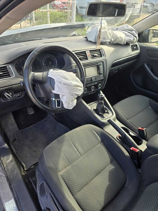 Dezmembrez VW Jetta MK6 1.2 TSI CBZB 105 cai cutie de viteze manuala cod LHY cod culoare LD7X 2011
