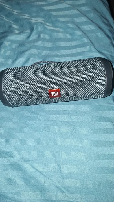 Boxa jbl flip 2 aproape nouă