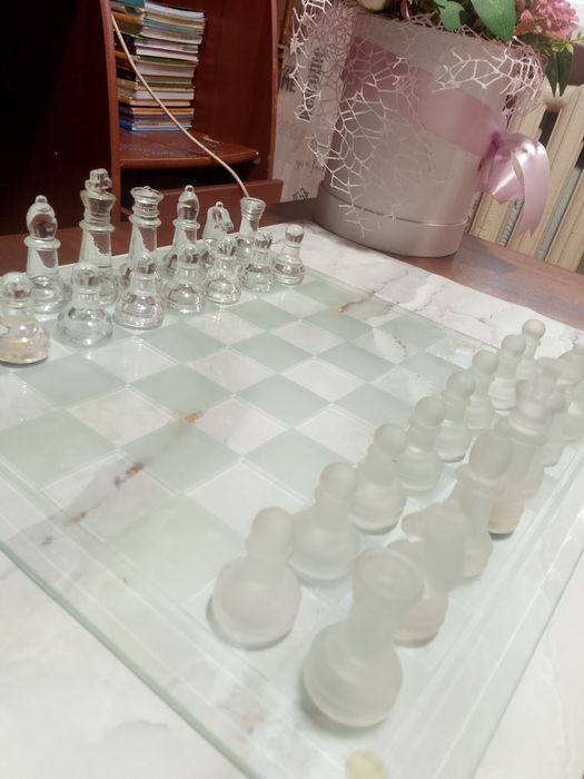 Стеклянные шахматы импортные