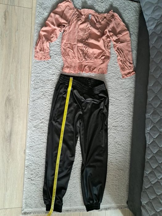 Дамски дрехи- блузи и панталони