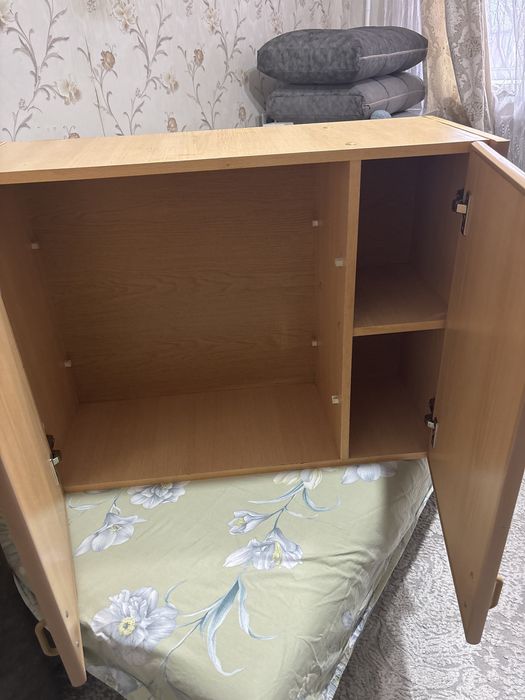 Шкаф навесной кухонный