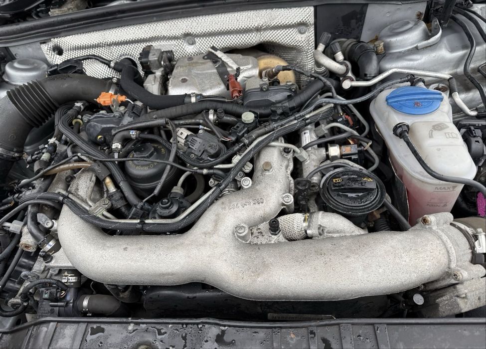 Motor CGKA  Audi A4 B8 2.7d 211744km 30zile garantie