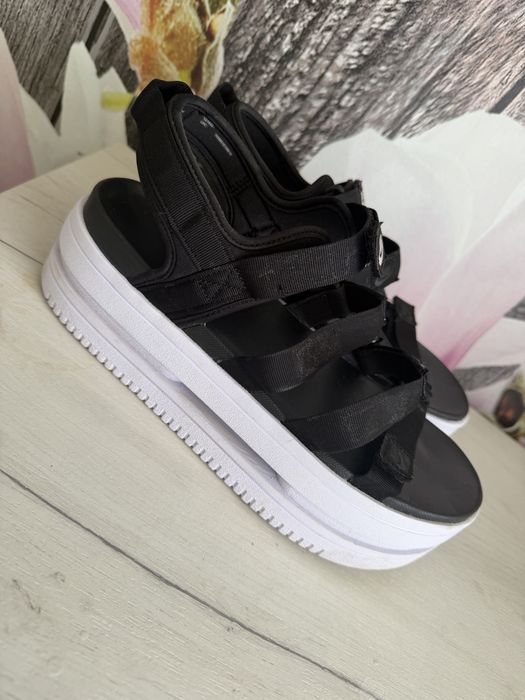 Унисекс сандали nike