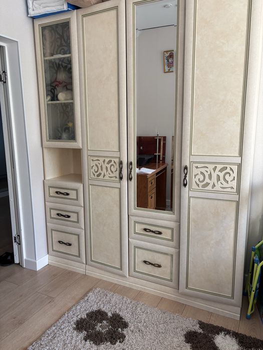 Продаю шкаф  бу длина 1,8