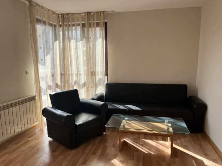 Дава се под наем Четиристаен апартамент в София, Витоша - 130 кв.м за 896.58 € - Снимка #1