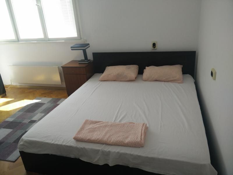 Дава се под наем Тристаен апартамент в Бургас, Център - 100 кв.м за 448.8 € - Снимка #6