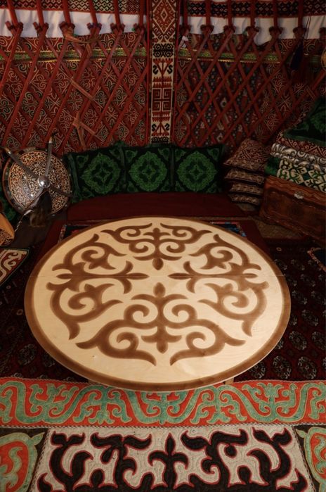 Продаю обеданный стол (складной)