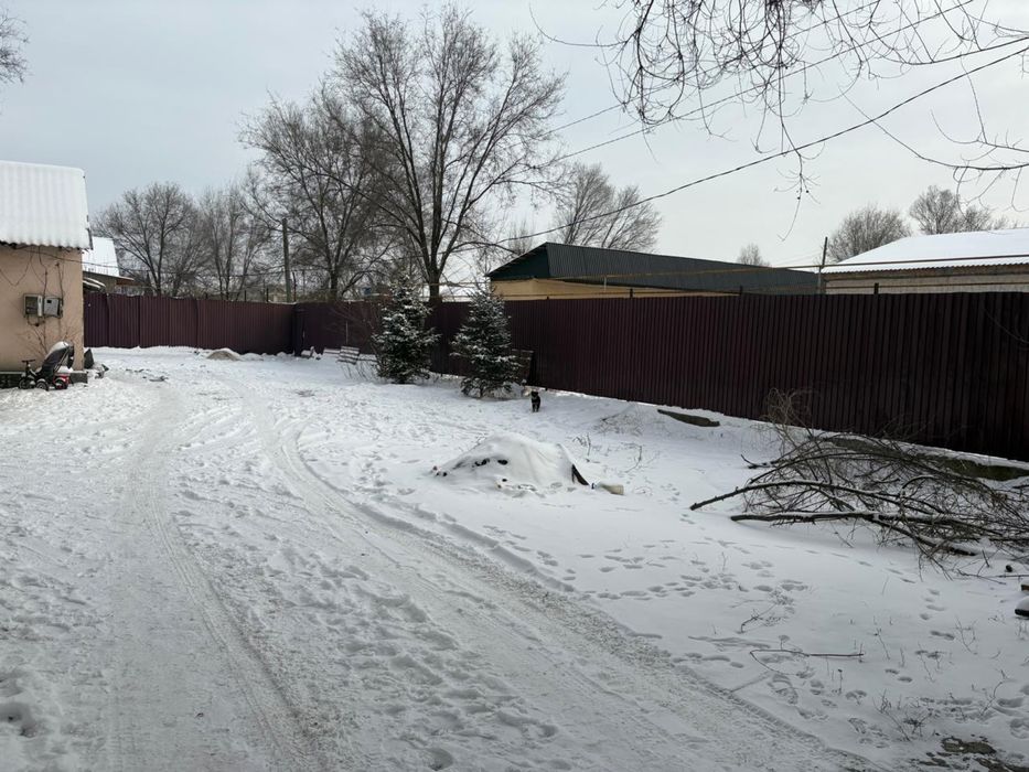 Времянка и участок в доль трассы