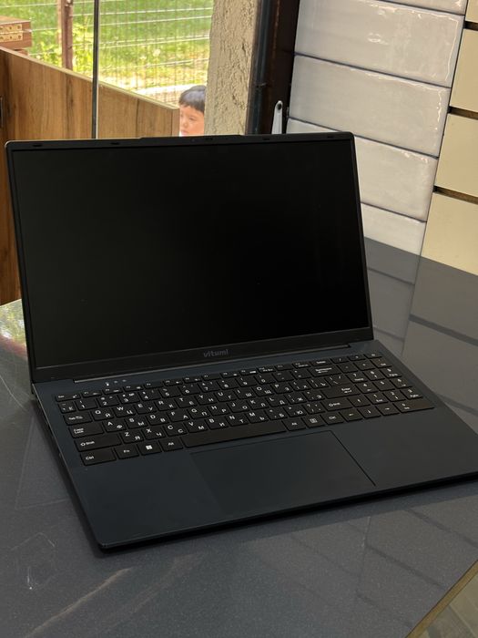 Noutbuk sotladi 256/8GB