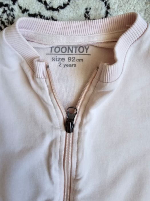 Продам костюмчик-двойку для девочек