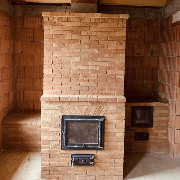 Casă din cărămidă  Zona Lebăda Rai