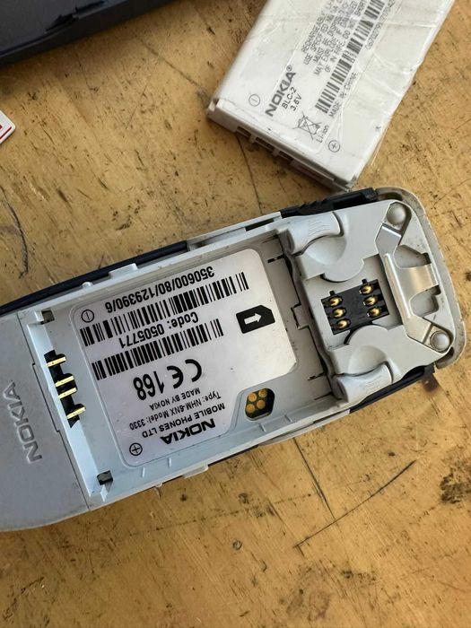 nokia 3310 albastru cu muzica fata spate lateral deosebit de frumos