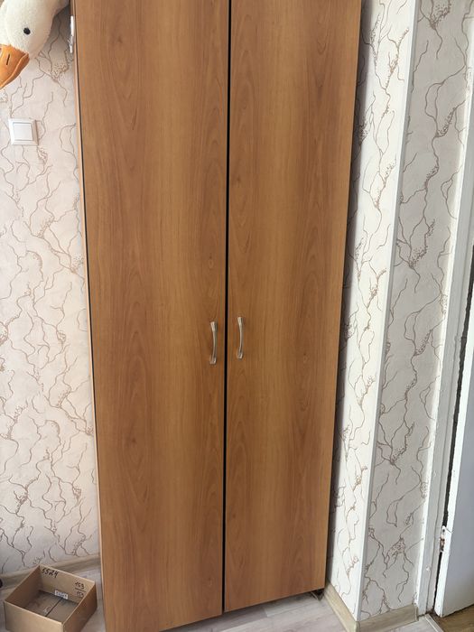 Продам шкаф с полками для вещей
