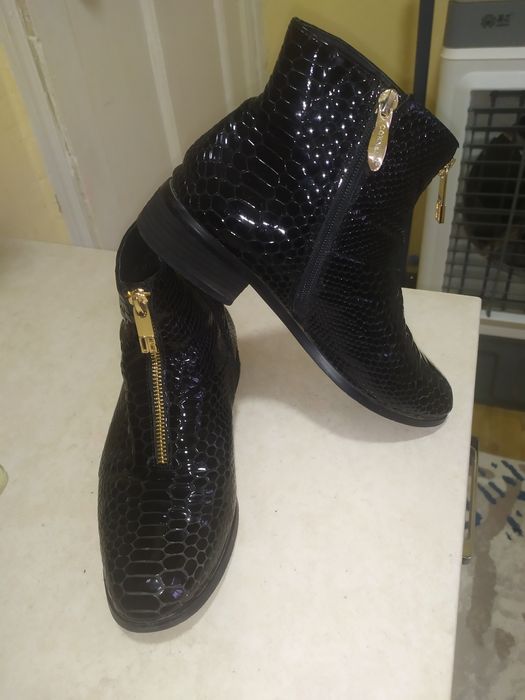 Женские демисезонные ботинки