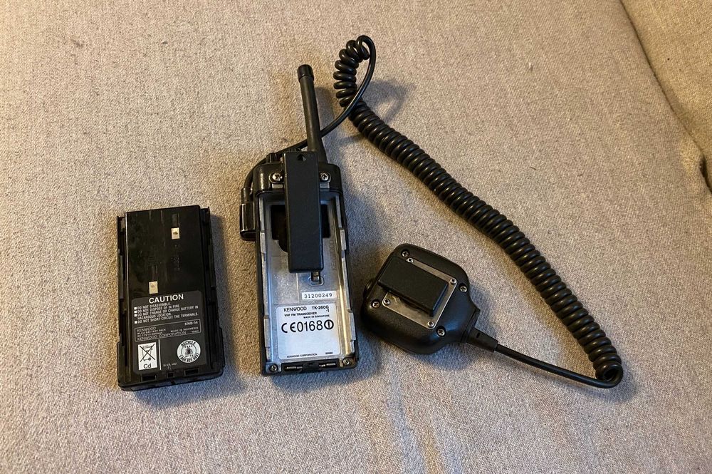 Statie emisie receptie Kenwood TK-260G + receptor fara incarcator