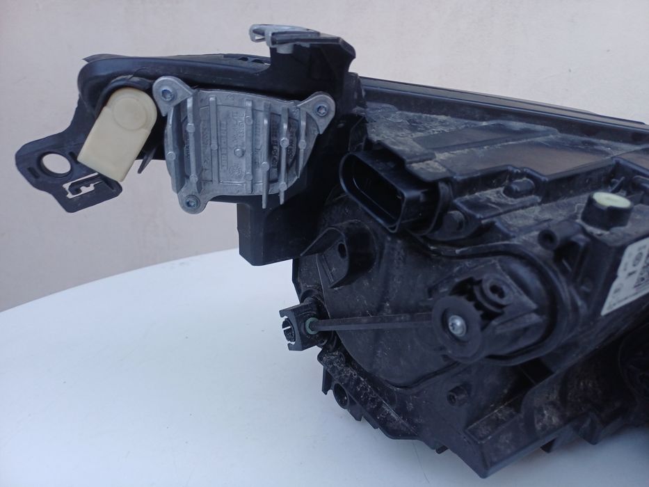 Ляв фар за Vw Golf 8