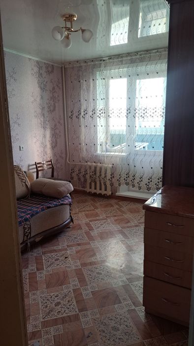 Обмен трехкомнатная на Дачном  на двухкомнатную квартиру  с доплатой.