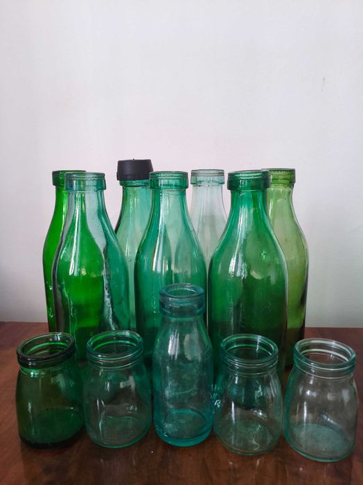 Lot 12 sticle si borcane lactate perioda comunista