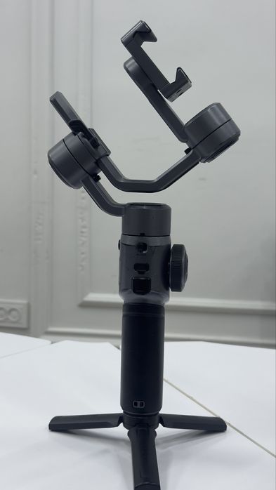 Stablizator Zhiyun smooth 5 mobilografiya uchun