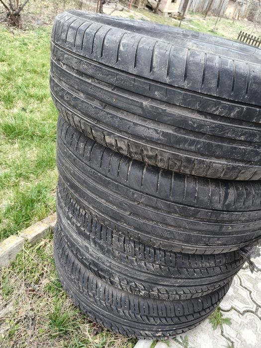 Vând 4 cauciucuri de vara 225/60 R18