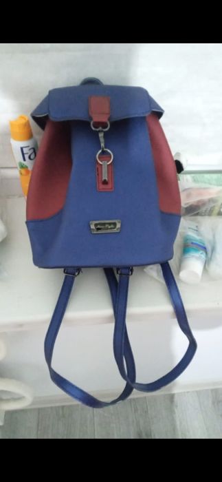 Сумки каждая по 5000 тг.