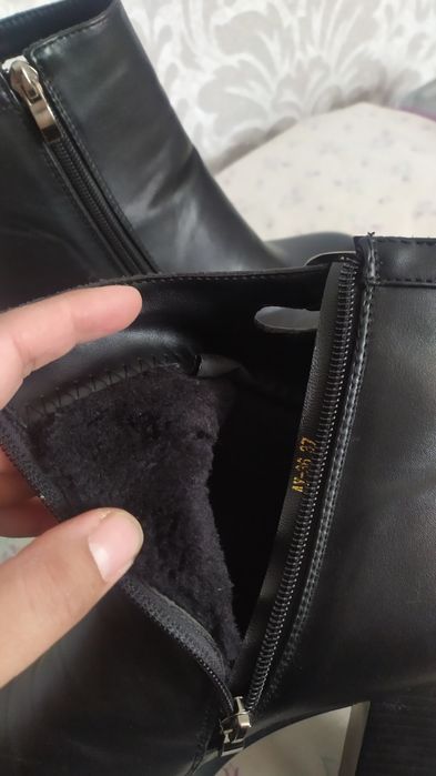 Razmer 37-38 ga bemalol keladi