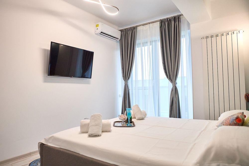 Direct proprietar închiriez apartament 2 camere – centru  Mamaia, zona Butoaie