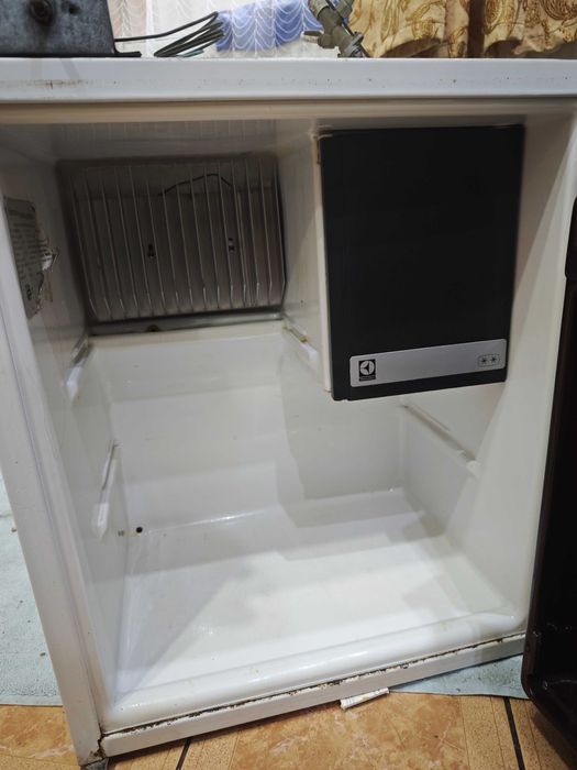 Frigider pentru camper Electrolux RM 200V