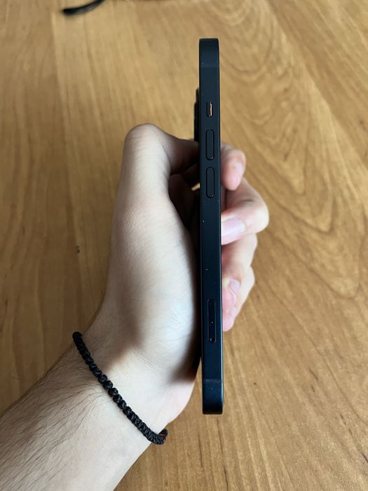 Apple iPhone 13 128GB Midnight - МНОГО ЗАПАЗЕН!