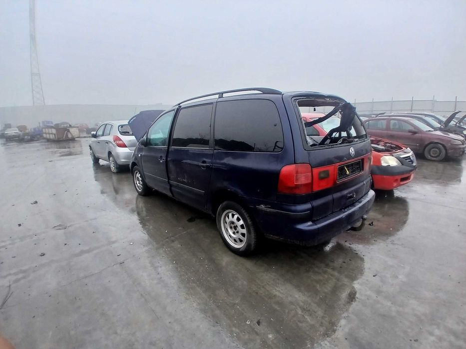 dezmembrez vw sharan