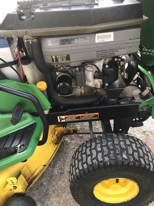 Tractoras gazon JOHN DEERE,2 pistoane