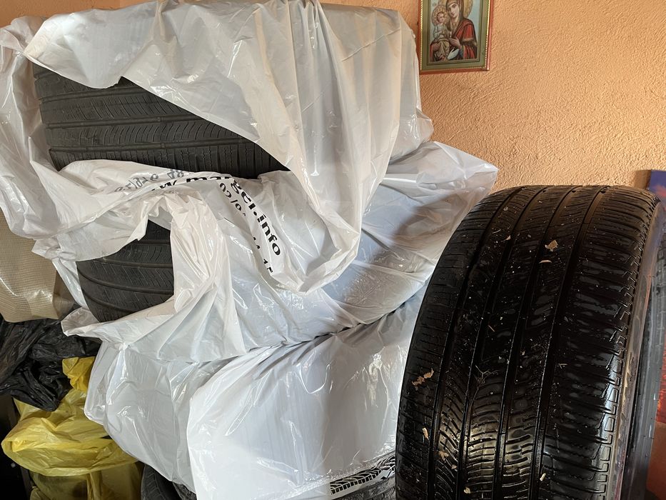 285/40R23 Pirelli Scorpion