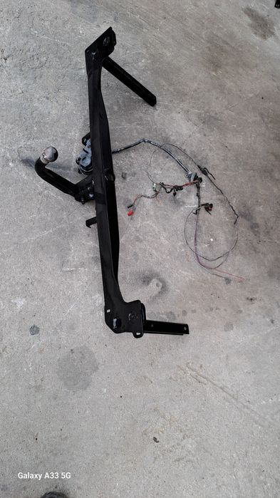 Теглич Оригинален за Ауди А6 Ц4/ Audi A6  C4 комби