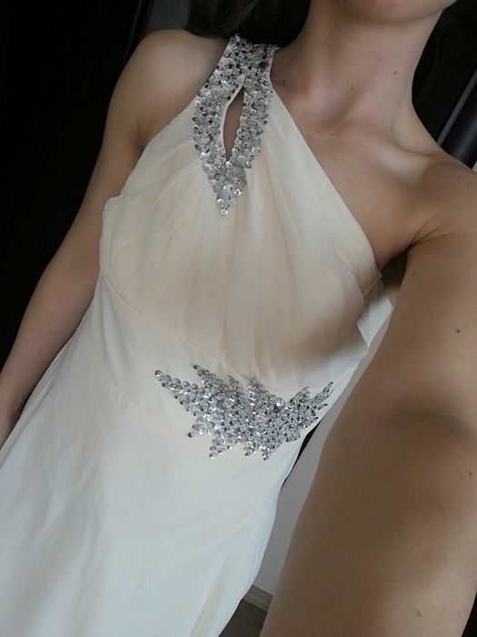 Черна  и цвят шампанско  бална  рокля