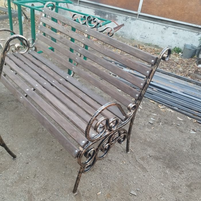 Скамейка лавка с элементами ковки