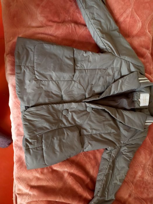 Куртка қалын емес