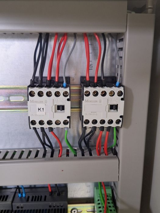 Два броя оборудвани ел.табла